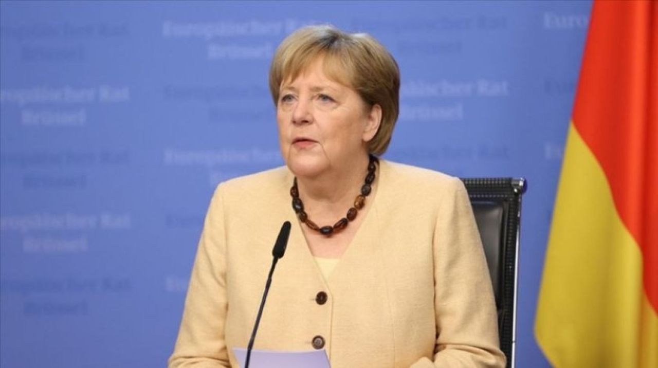 Almanya Başbakanı Angela Merkel'den Türkiye'ye övgü