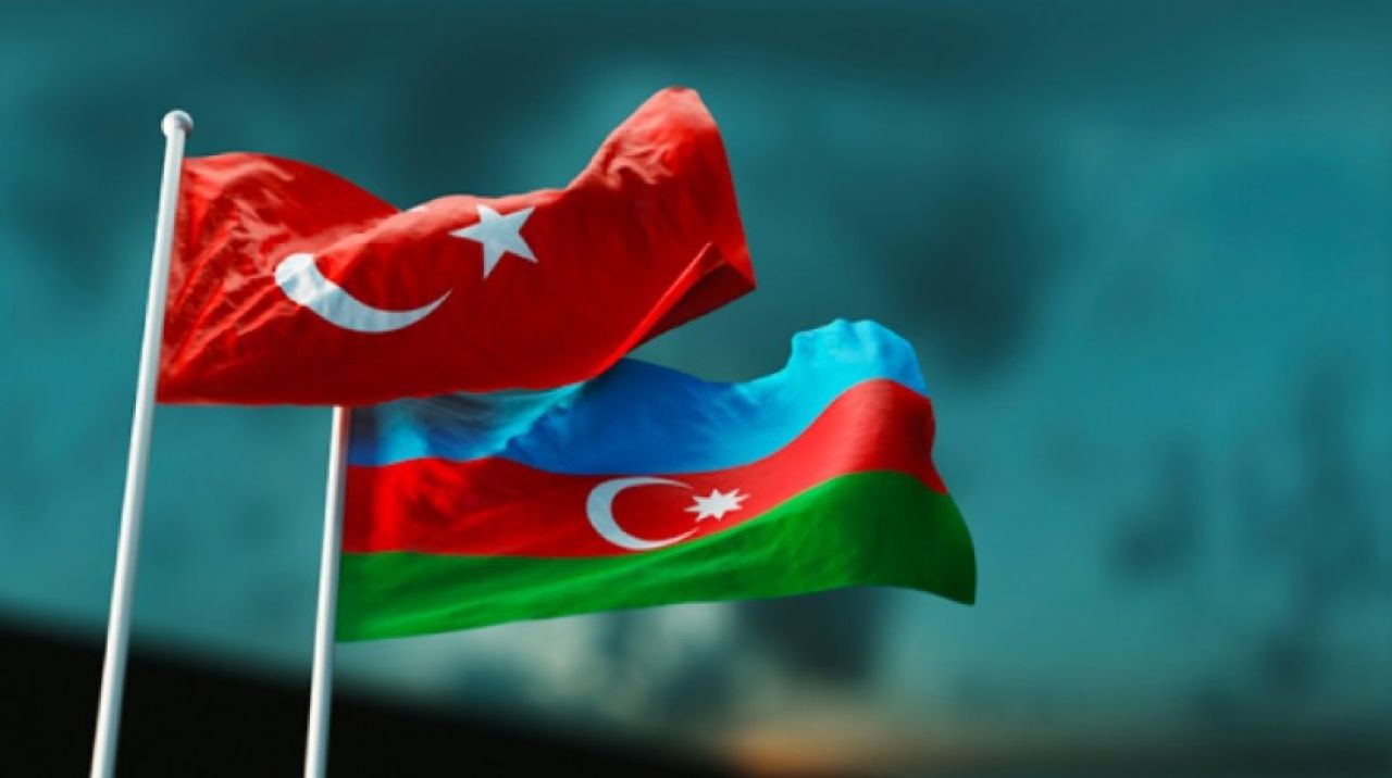 Azerbaycan'dan Türkiye'ye orman yangınlarıyla mücadele için destek