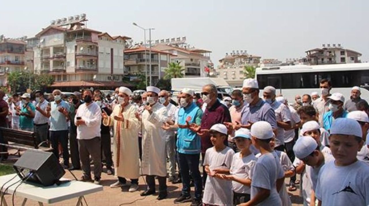 Manavgat halkı yağmur duasına çıktı