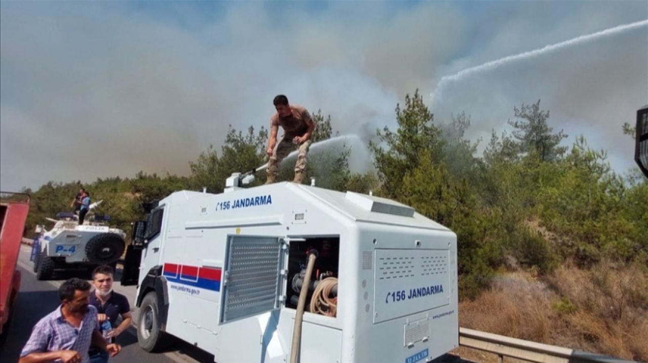 Hatay'da kontrol altına alınan yangının soğutma çalışmaları sürüyor