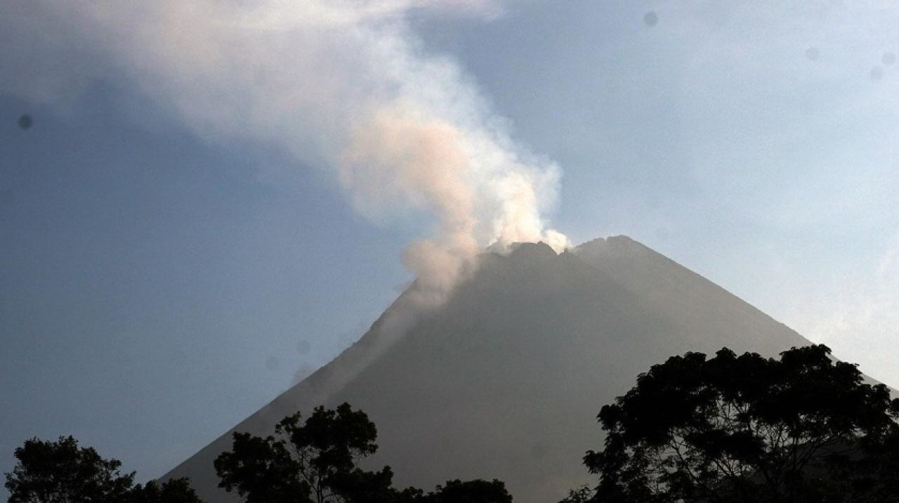 Endonezya'daki Merapi Yanardağı'nda hareketlilik