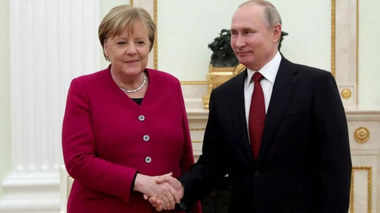 Merkel'den Putin'e veda ziyareti