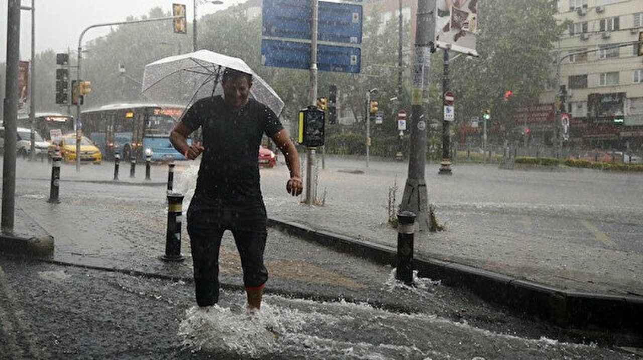 Meteoroloji'den iki ile sel uyarısı! Çok kuvvetli geliyor