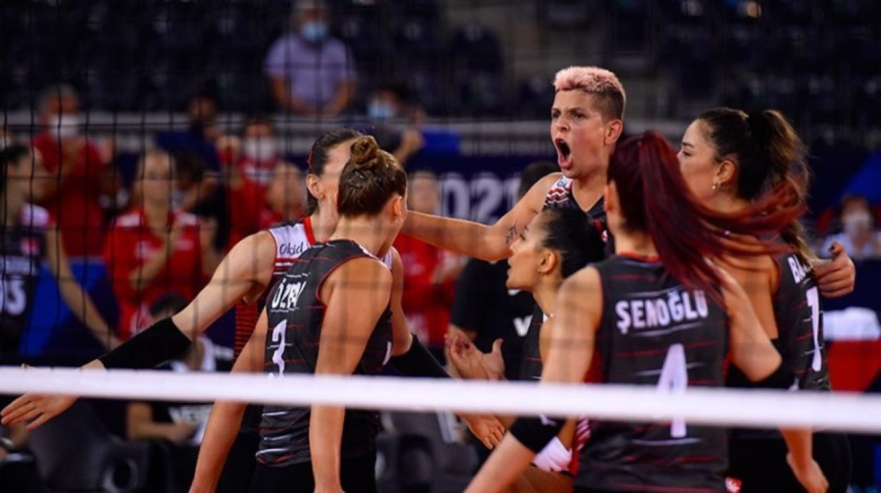 Türkiye Polonya voleybol maçı ne zaman, hangi kanalda? Filenin Sultanları maçı saat kaçta?