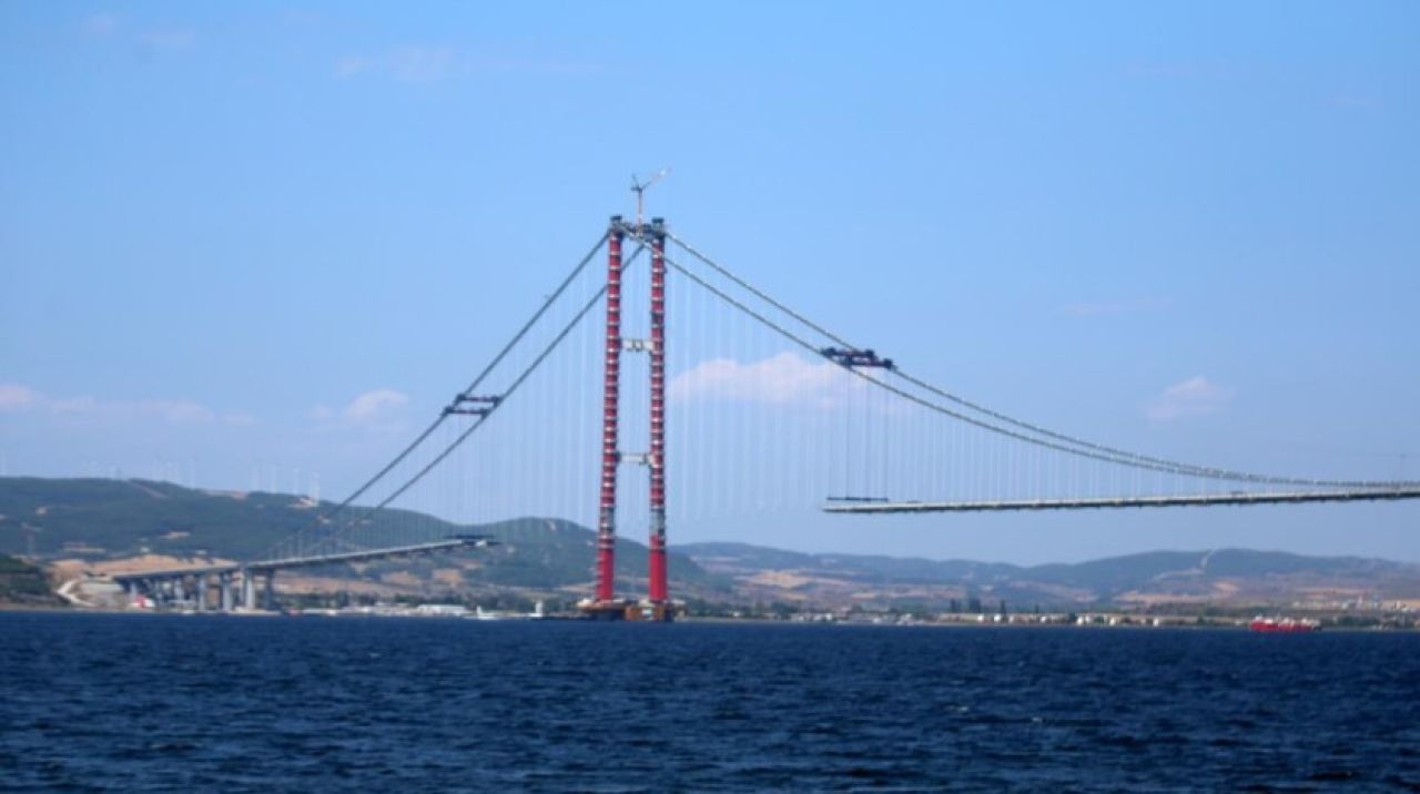 1915 Çanakkale Köprüsü'nde geçiş yolunun yarısından fazlası hazır