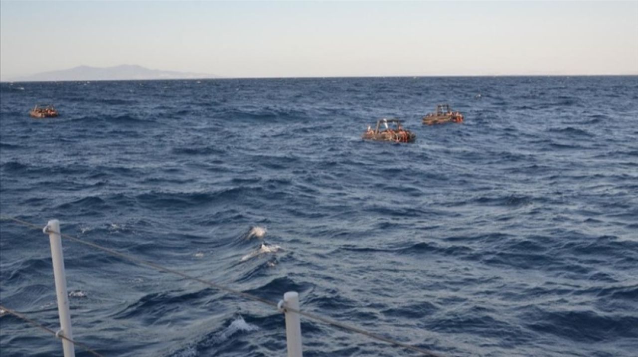 İzmir'de 74 düzensiz göçmen yakalandı