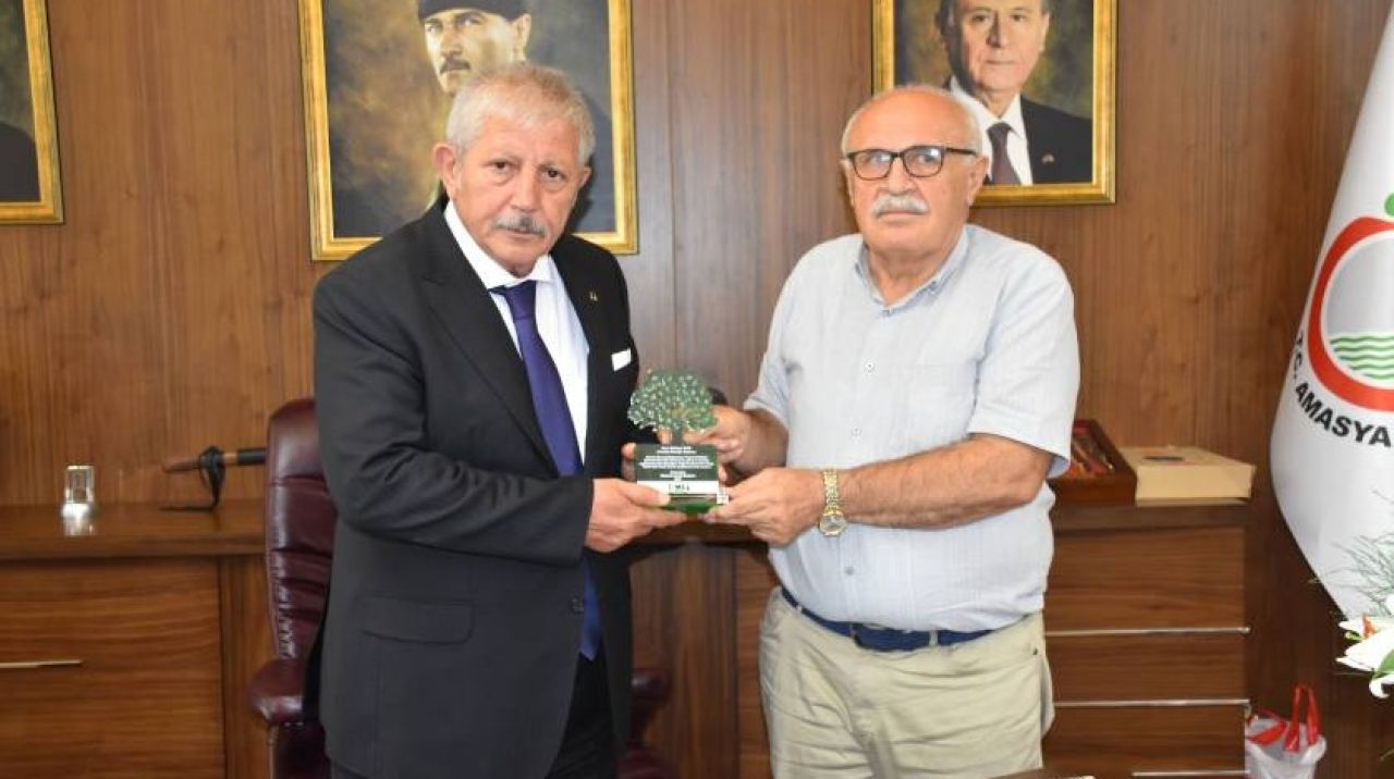 TEMA Vakfından Başkan Sarı’ya plaket