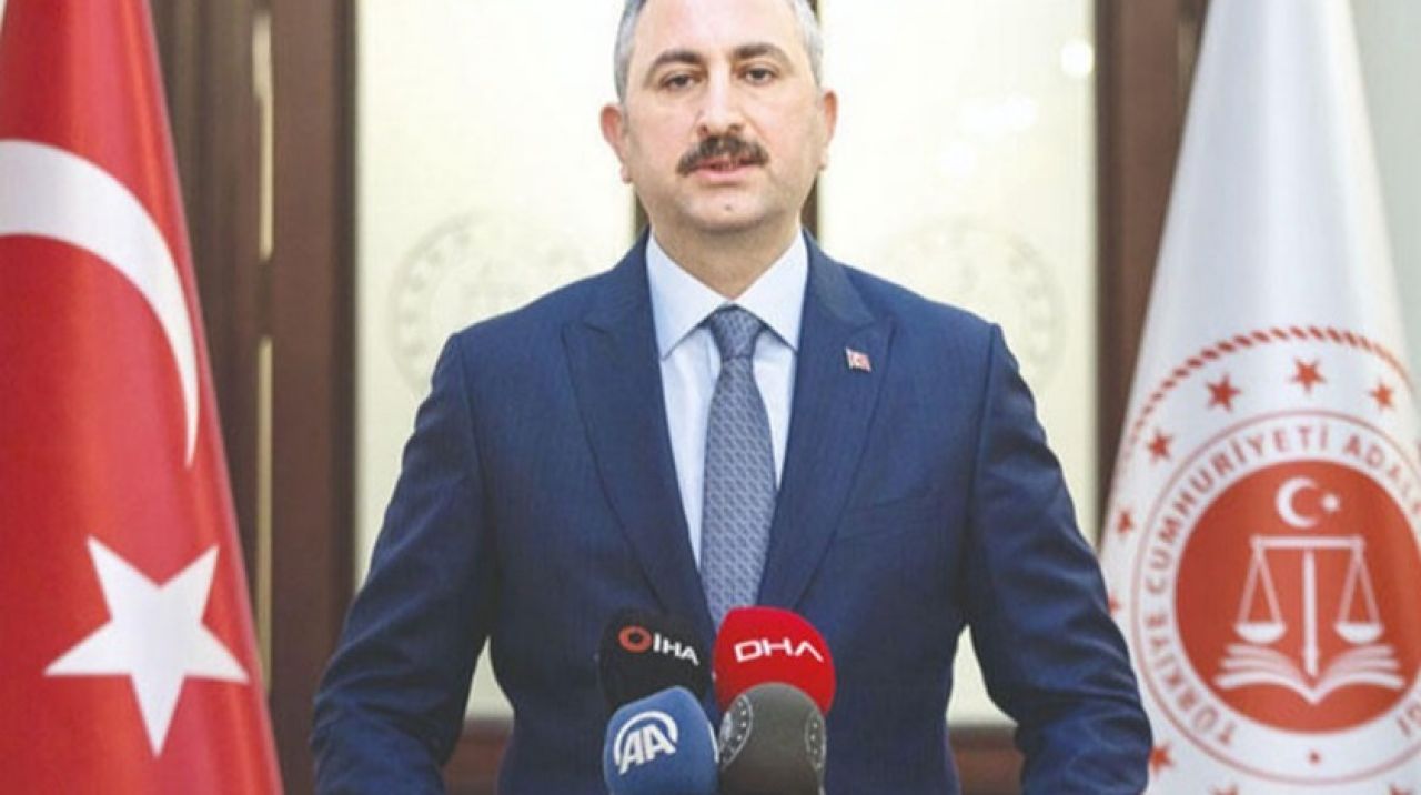 Bakan Abdülhamit Gül: Terör koridoruna izin vermeyeceğiz