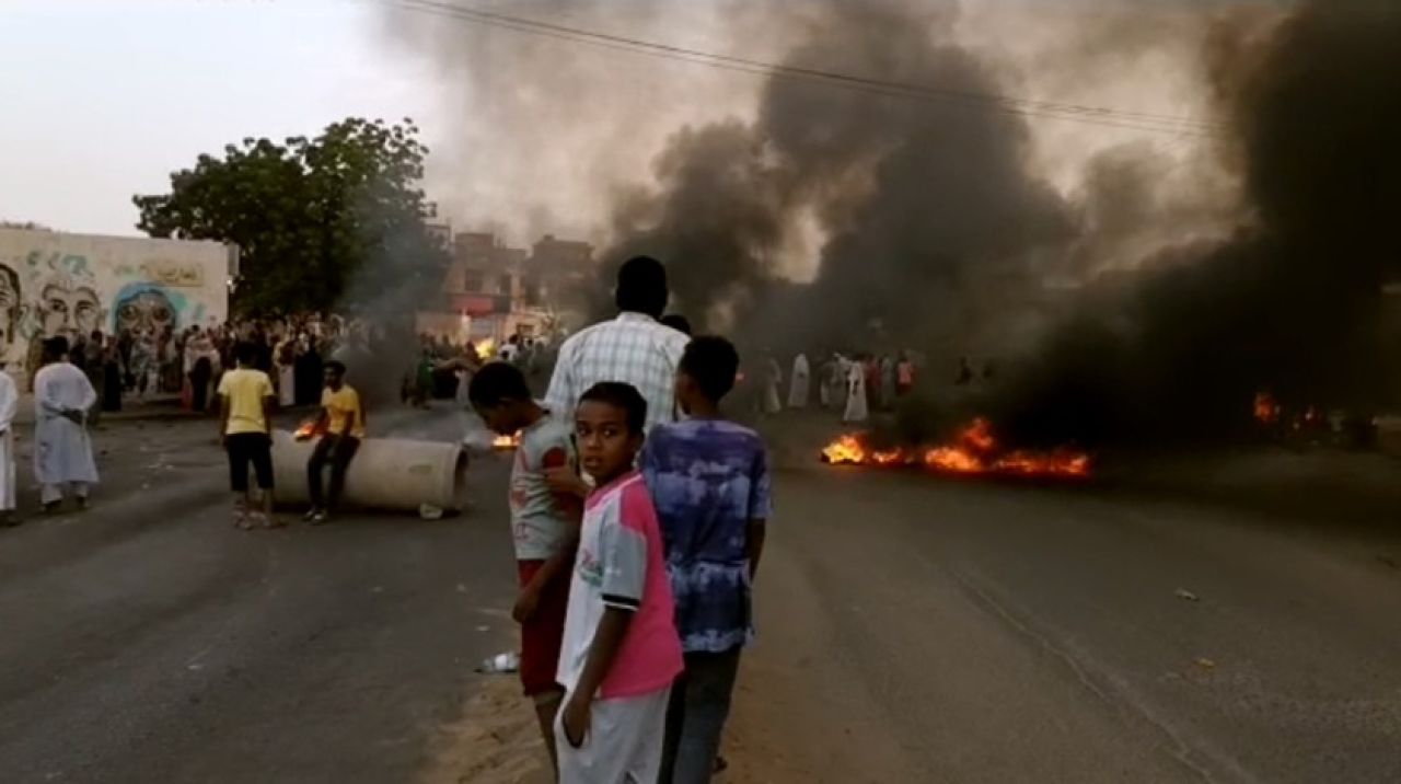 Sudan'da olağanüstü hal ilan edildi