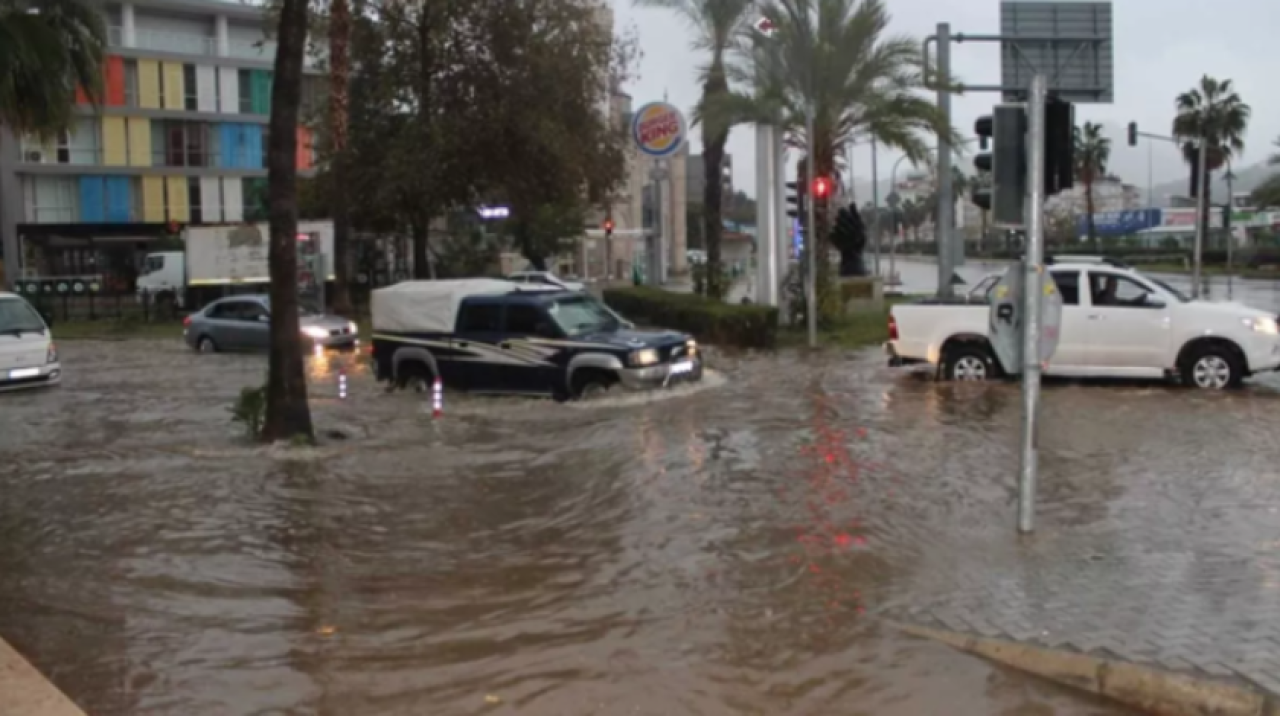 AFAD'dan Antalya için sel ve fırtına uyarısı