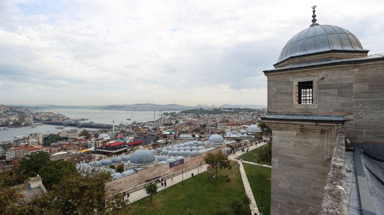 İstanbul, geçen yılki turist sayısını 9 ayda geçti