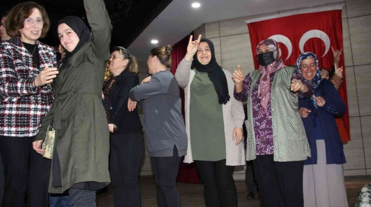 MHP Manisa Teşkilatı 150 yeni üyeyle gücüne güç kattı