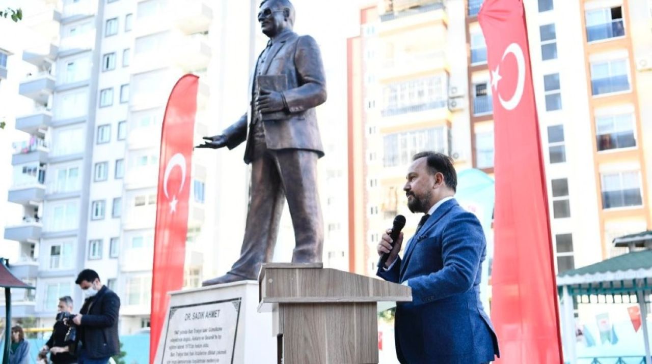 Dr. Sadık Ahmet'in adı Sarıçam'da yaşayacak