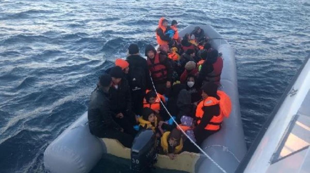 Yunanistan'ın ölüme terk ettiği göçmenler kurtarıldı