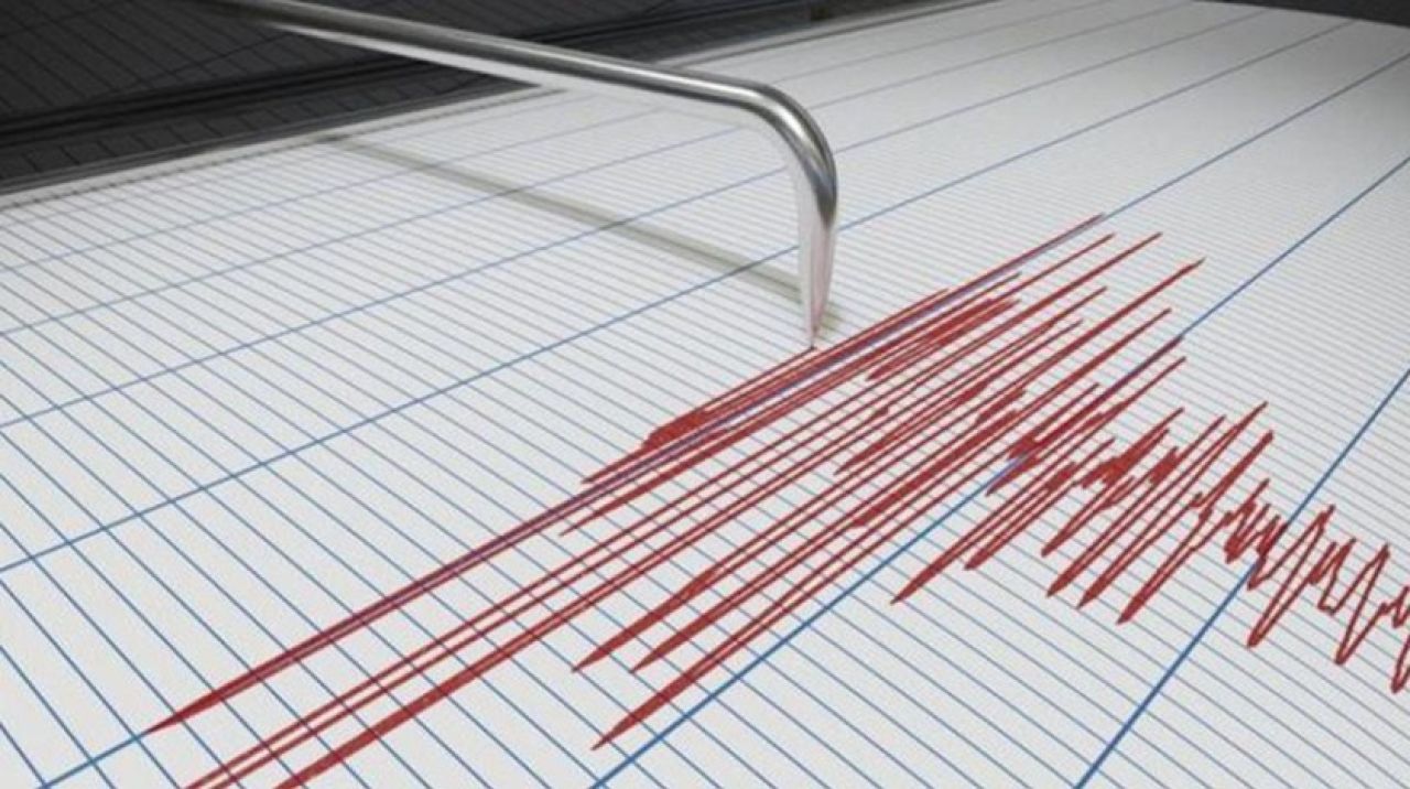 Endonezya'da büyük deprem! Tsunami uyarısı yapıldı