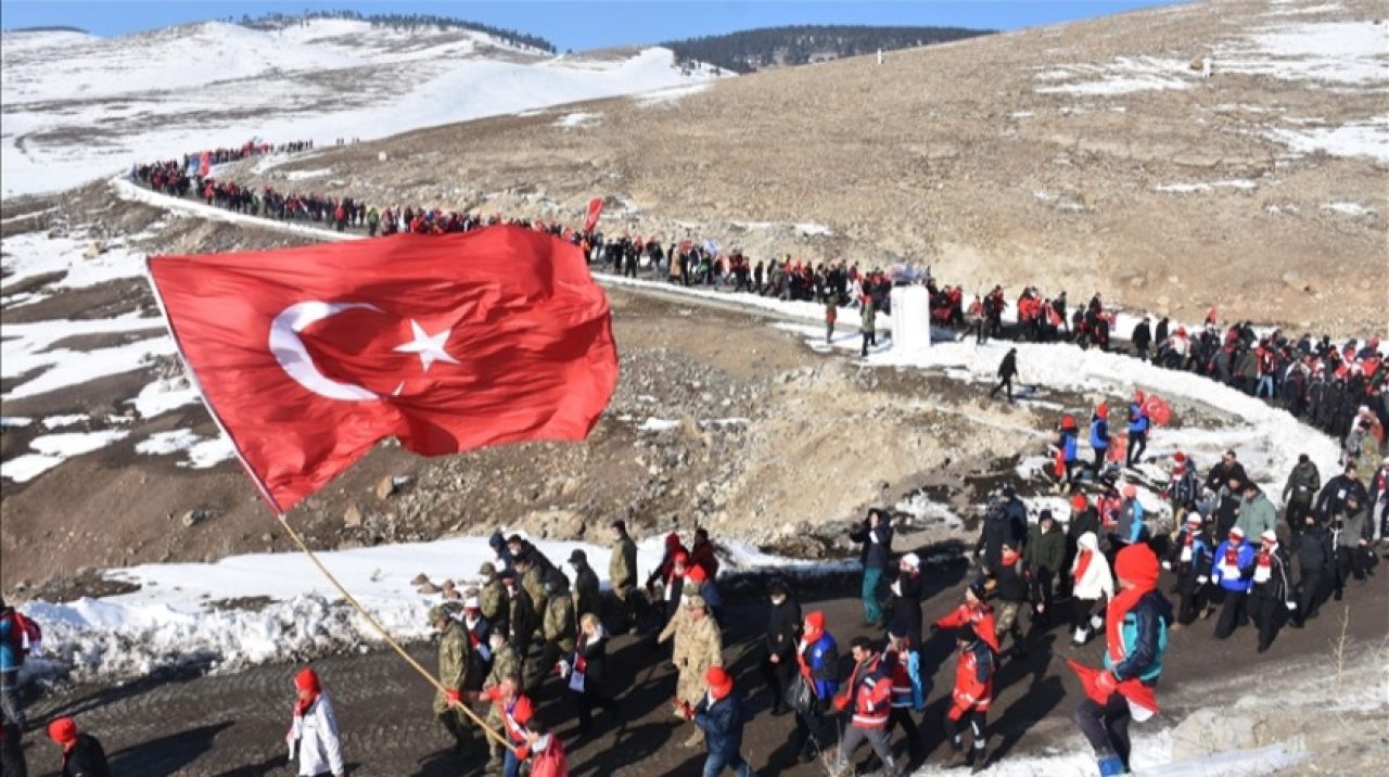 Türkiye Sarıkamış'ta 'Şühedanın İzinde' yürüdü