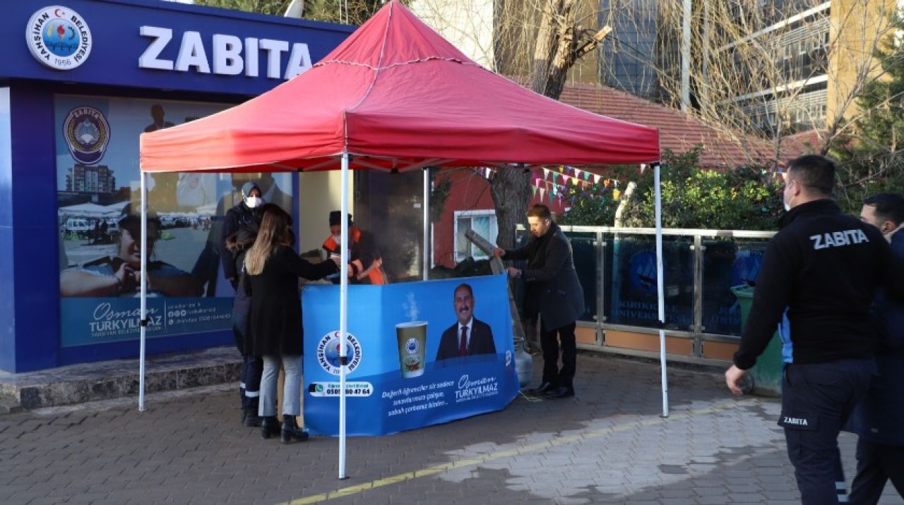 Yahşihan Belediyesinden final haftasında çorba ve simit ikramı