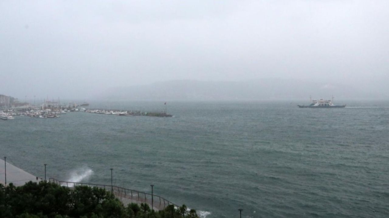 Çanakkale Boğazı'nda deniz ulaşımına engel