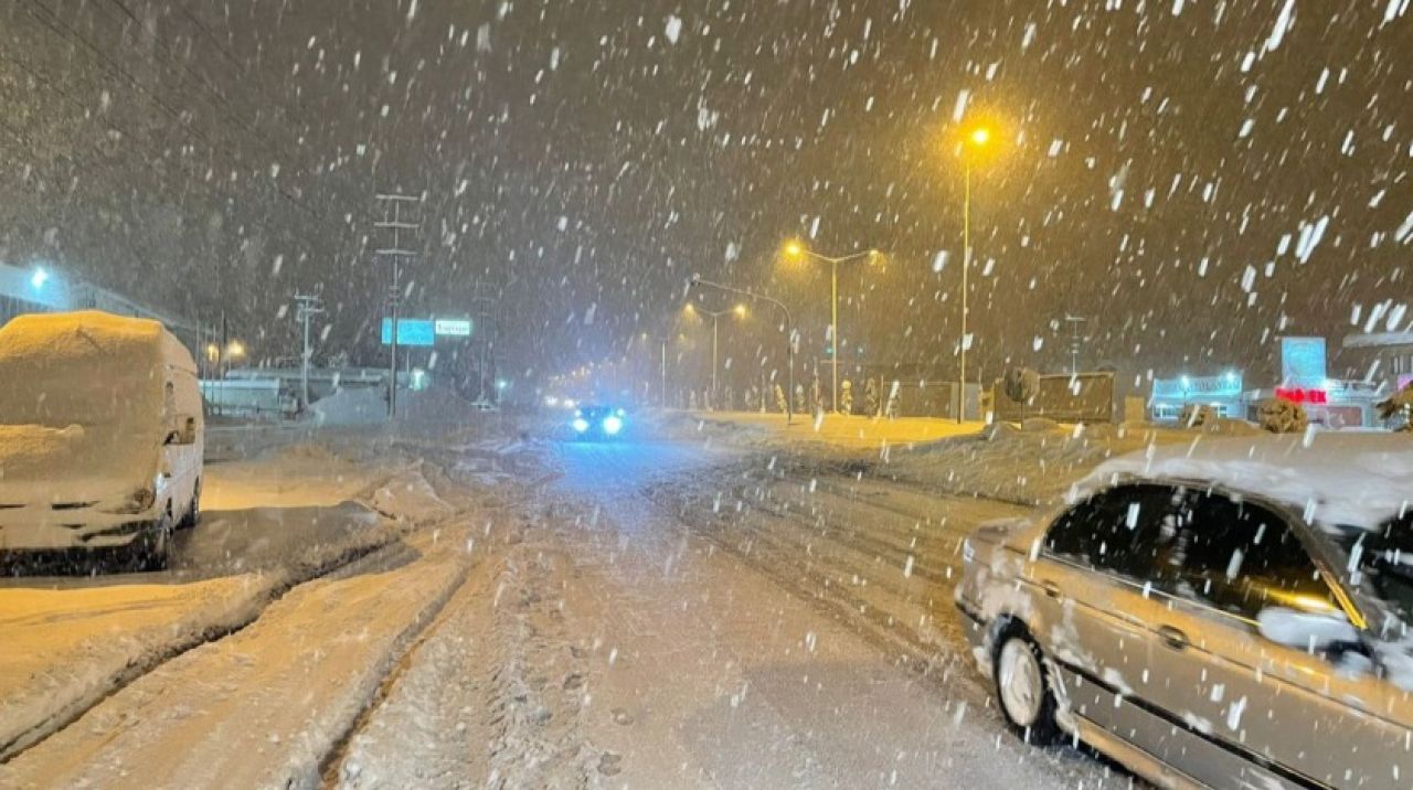 Ankara-İstanbul yolu her iki yönden trafiğe açıldı