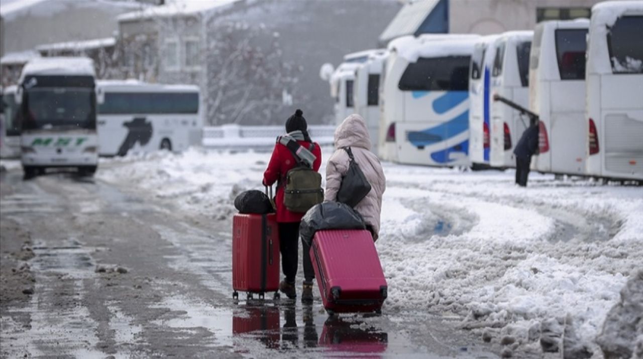 İstanbul'da otogarlardan çıkışlar yarına kadar durduruldu