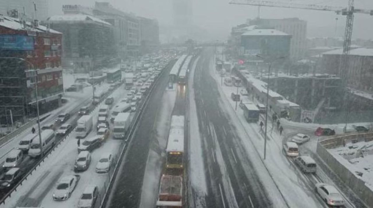 25 Ocak bugün toplu taşıma çalışıyor mu? Tramvay, metro, Marmaray, metrobüs çalışıyor mu