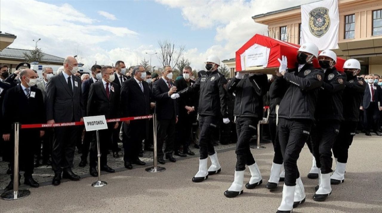 Şehit olan Özel Harekat Şube Müdürü Hayrettin Eren son yolculuğuna uğurlandı