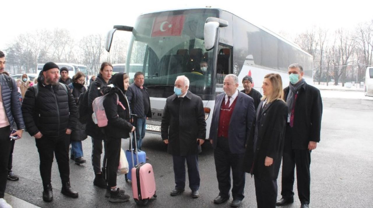 Ukrayna'dan tahliye edilen Türk vatandaşları Bükreş'e ulaştı