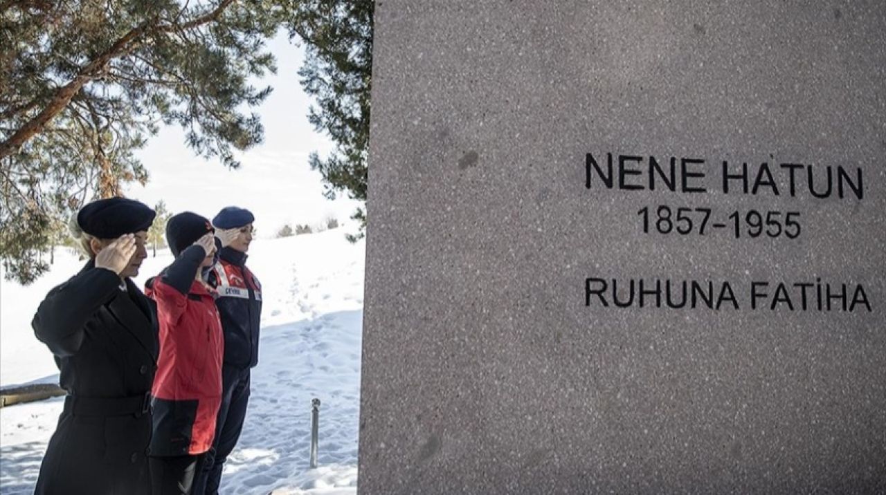 Kahraman Türk kadını Nene Hatun kabri başında anıldı