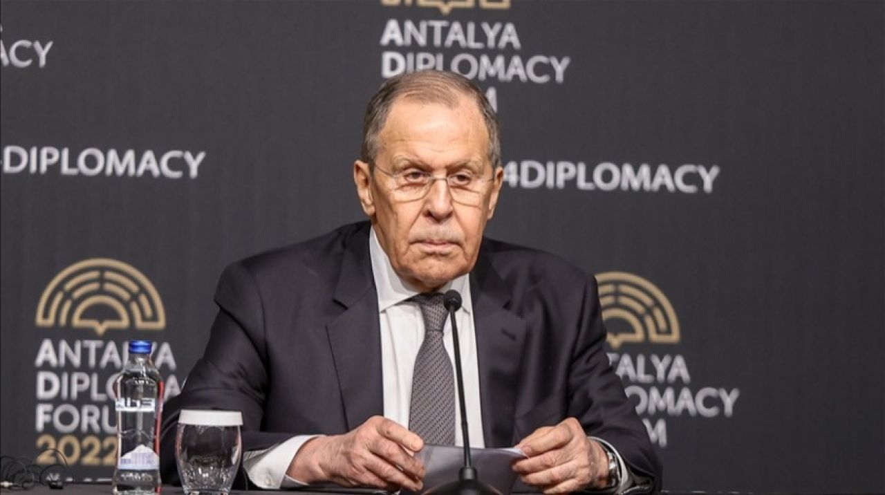 Lavrov: Türk arkadaşlarımızın inisiyatifiyle insani konuları ele aldık