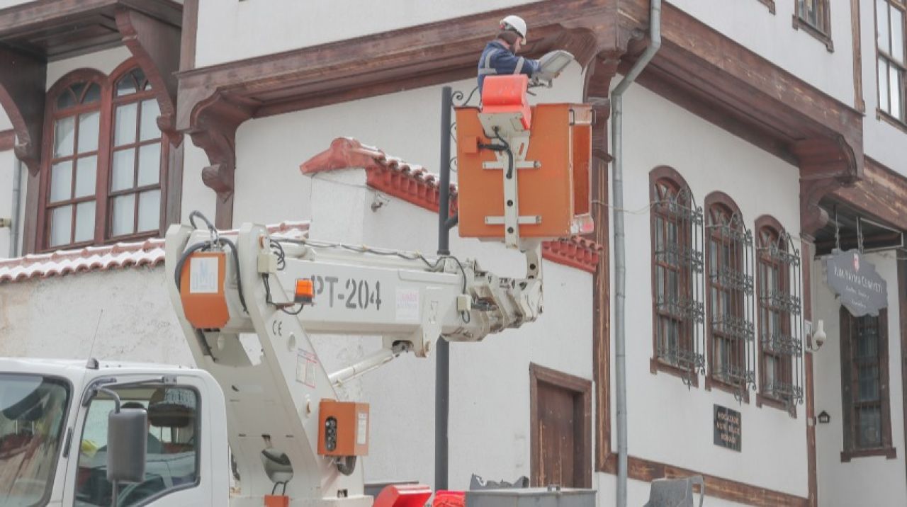 Sokak lambalarının bakım ve onarımı tamamlandı