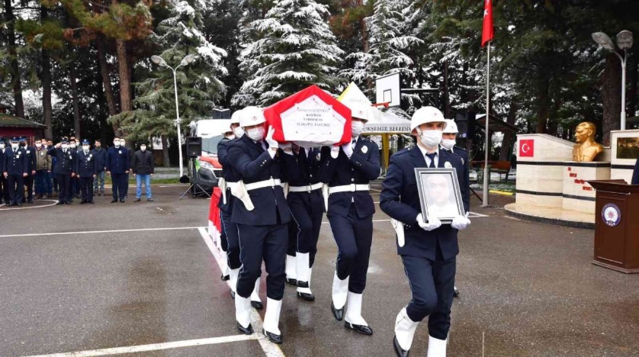 Kalp krizi sonucu şehit olan komiser yardımcısının cenazesi Kilis’e uğurlandı