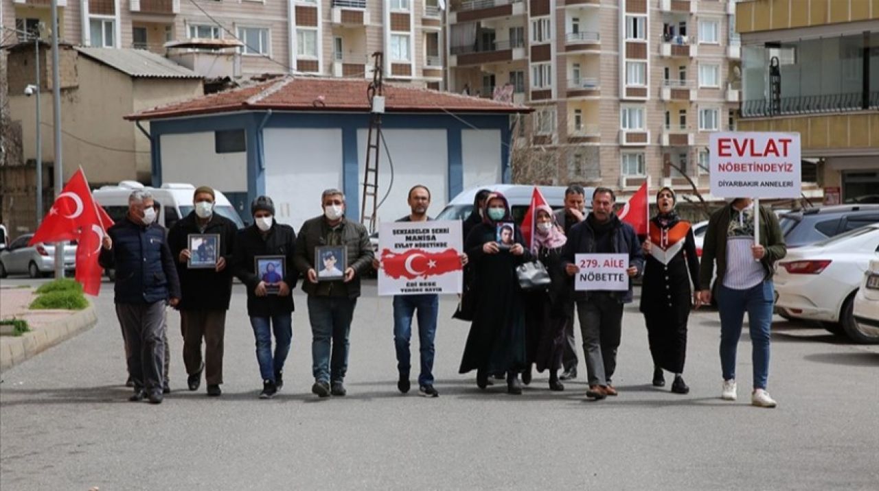 Diyarbakır annelerinin oturma eylemine 5 aile daha katıldı