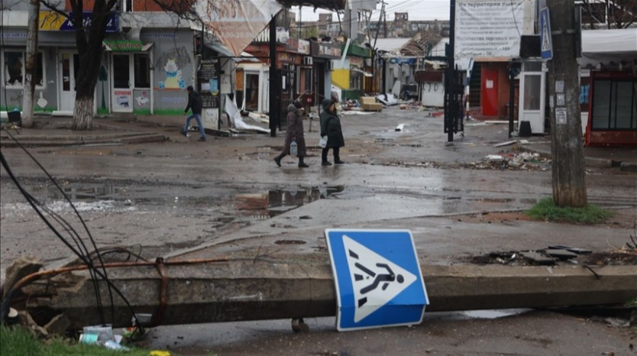 Zelenskiy: Mariupol'de askerlerimiz ve yaklaşık 120 bin sivil abluka altında