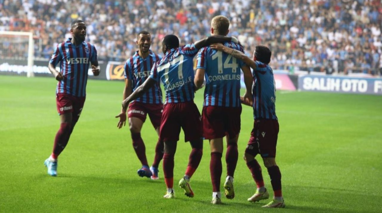 Şampiyonluğa '1' kaldı! Trabzonspor, Adana'dan 3 puanla ayrıldı