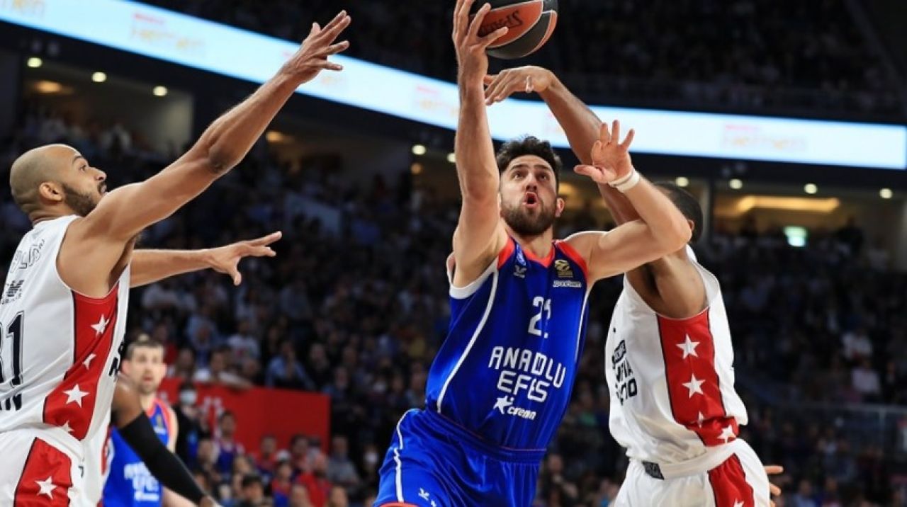 Anadolu Efes üst üste 3. kez Final Four'da!