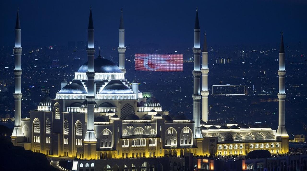 Büyük Çamlıca Camii'ni 3 yılda 25 milyon kişi ziyaret etti