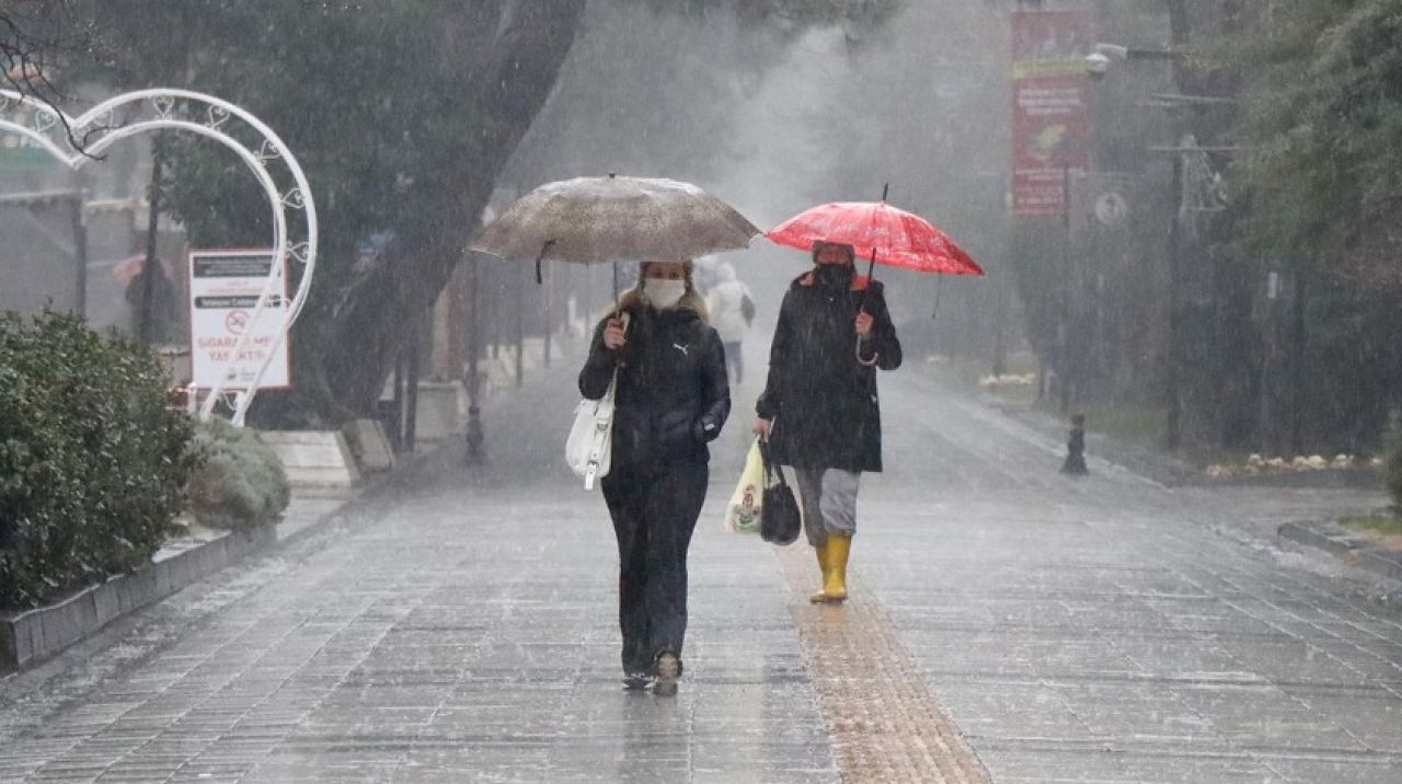 Soğuk ve yağışlı hava sürüyor: 13 ile 'sarı' uyarı