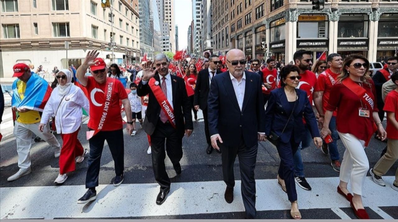 Cumhurbaşkanlığı İletişim Başkanlığı New York'ta 'Türk Günü Yürüyüşü' düzenledi