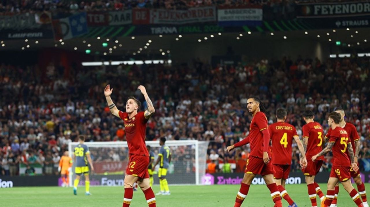 UEFA Avrupa Konferans Ligi'nin ilk şampiyonu Roma!