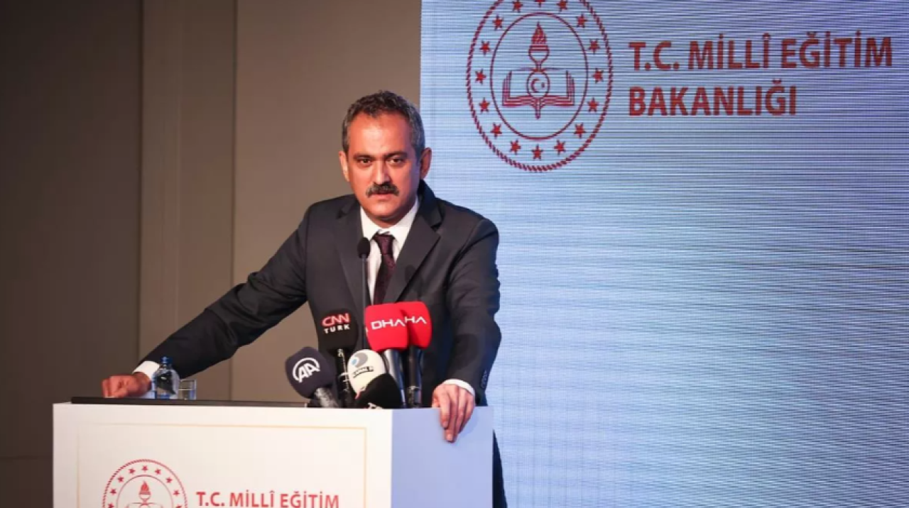 Bakan Özer: 2021'i 1 milyar 162 milyon liralık gelirle kapattık