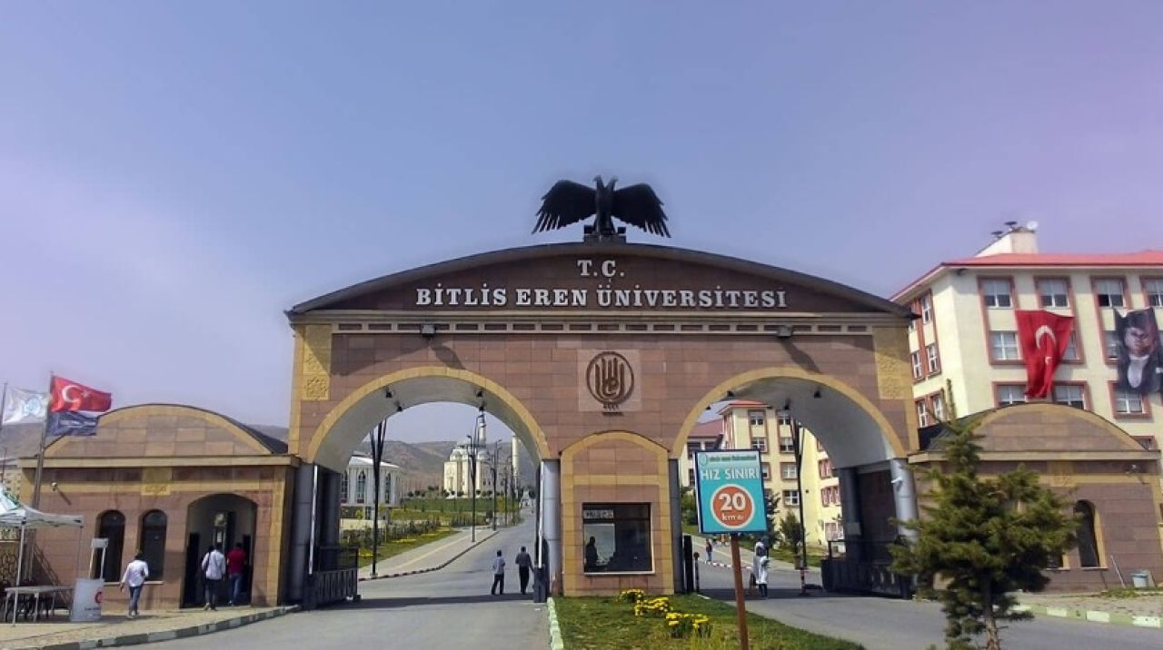 Bitlis Eren Üniversitesi düzeltme ilanı yayınladı