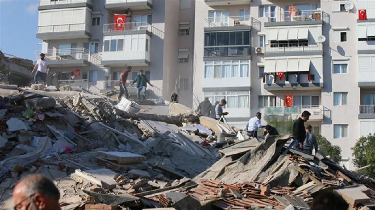 İzmir depreminde yıkılan Doğanlar Apartmanı davasında 3 sanığa hapis