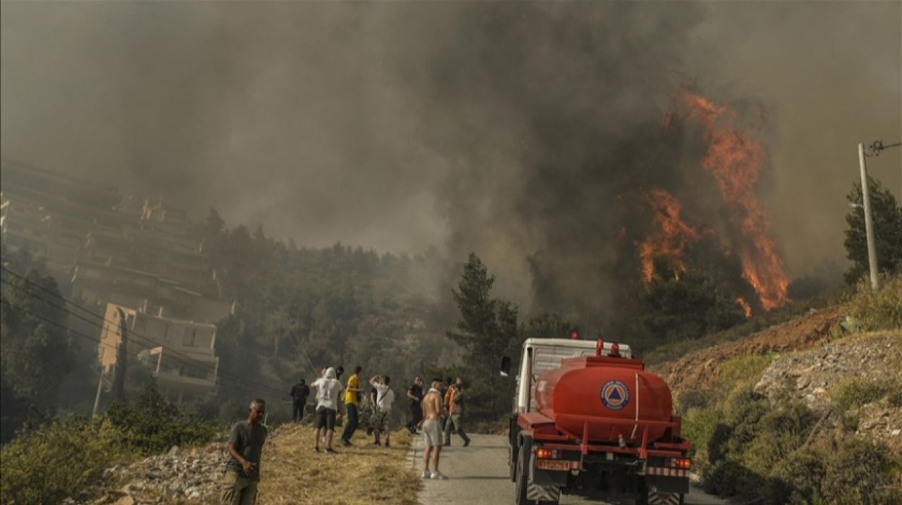 Yunanistan'da çok sayıda noktada orman yangını