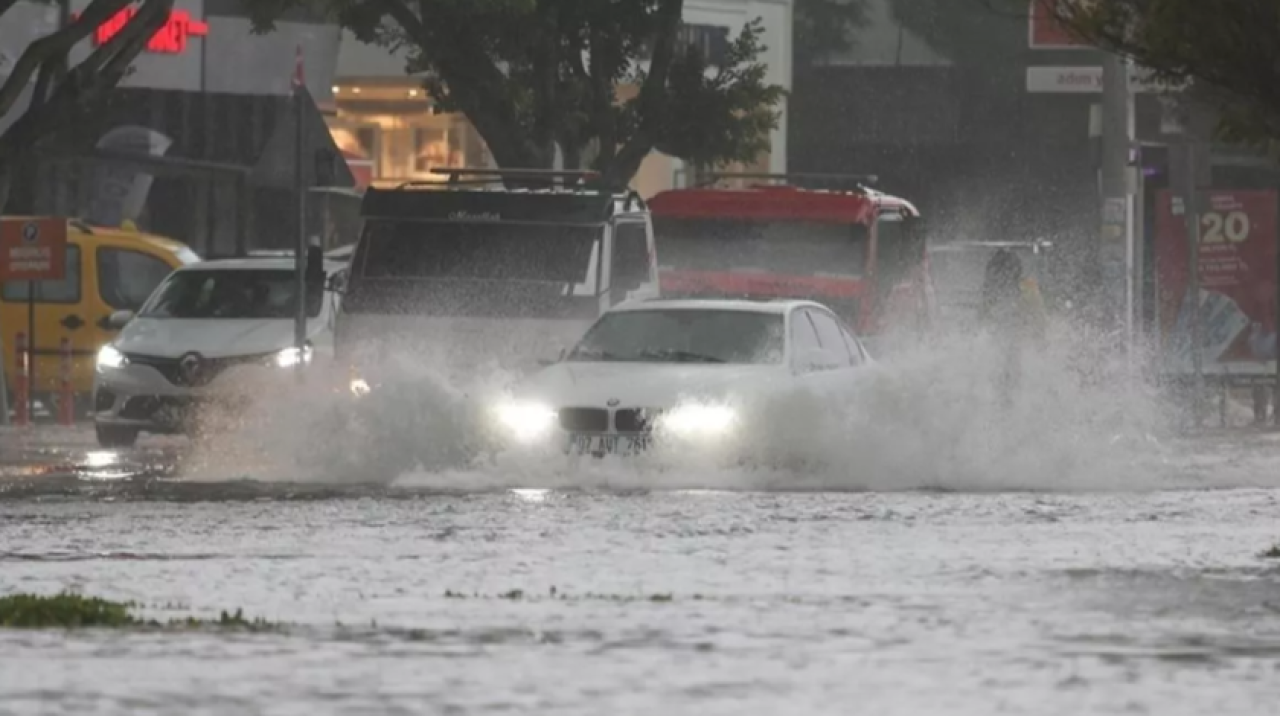 Meteoroloji'den uyarı üstüne uyarı! O bölgelerde yaşayanlar dikkat