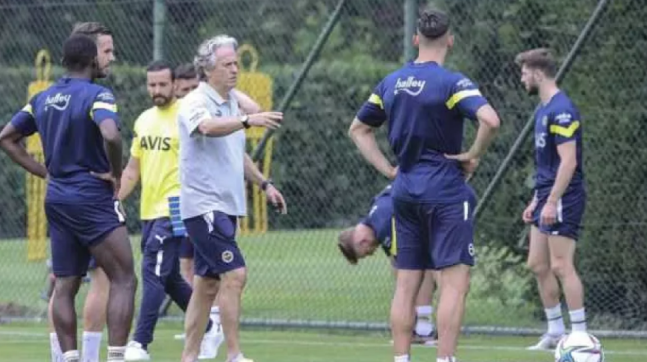 Fenerbahçe'de bir ayrılık daha