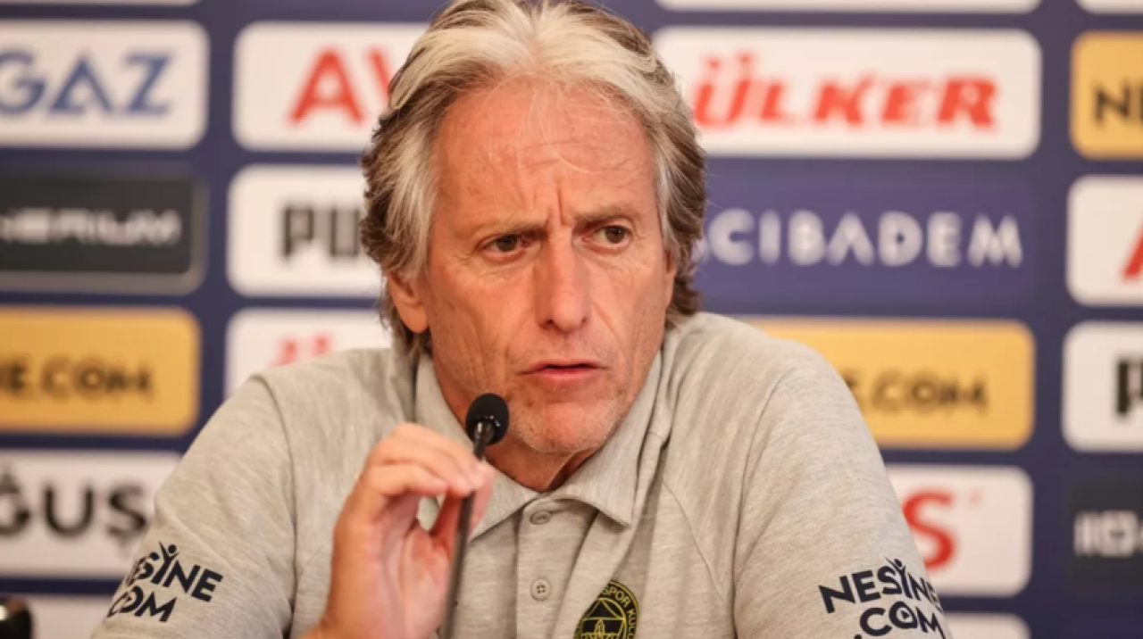 Jorge Jesus'tan forvet açıklaması