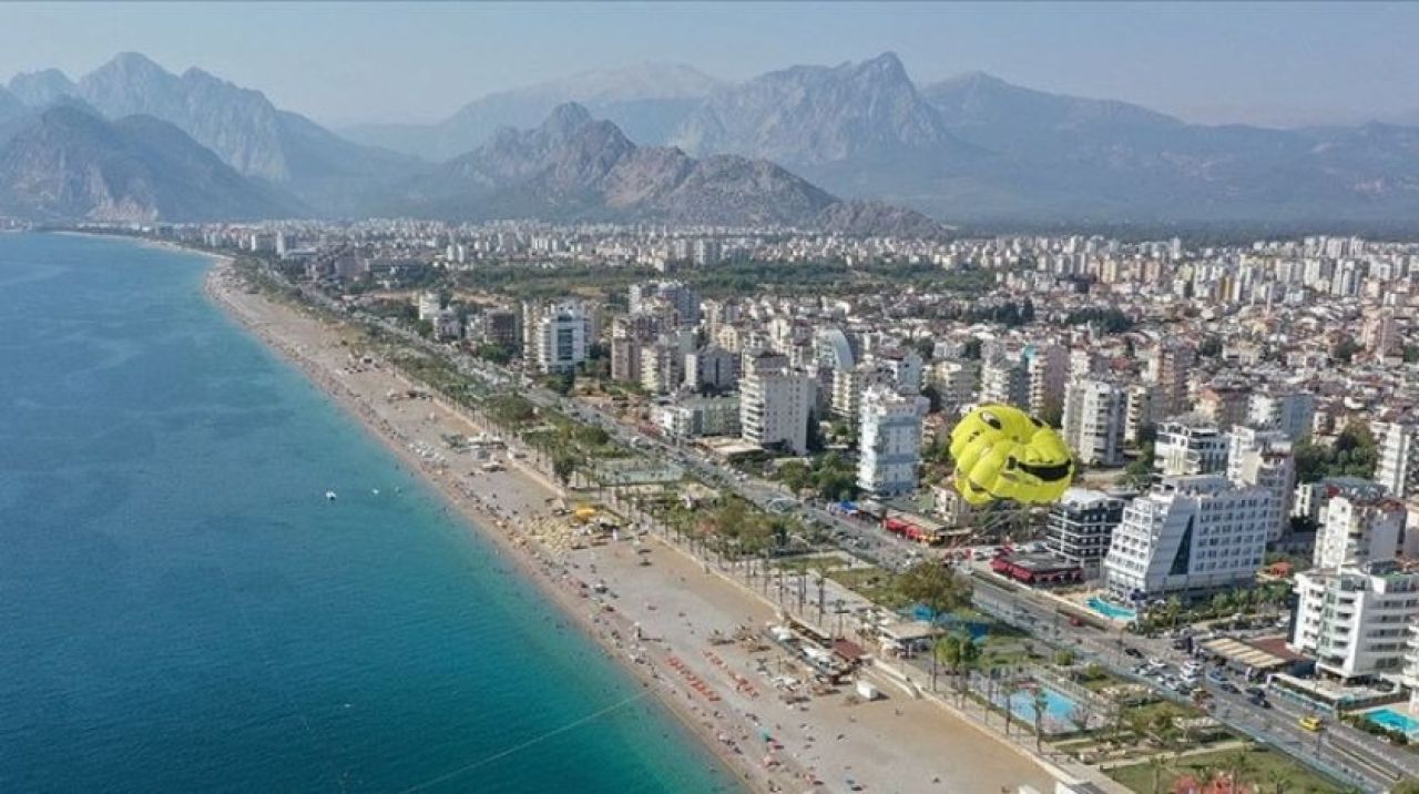 Antalya'da kira balonu gümledi