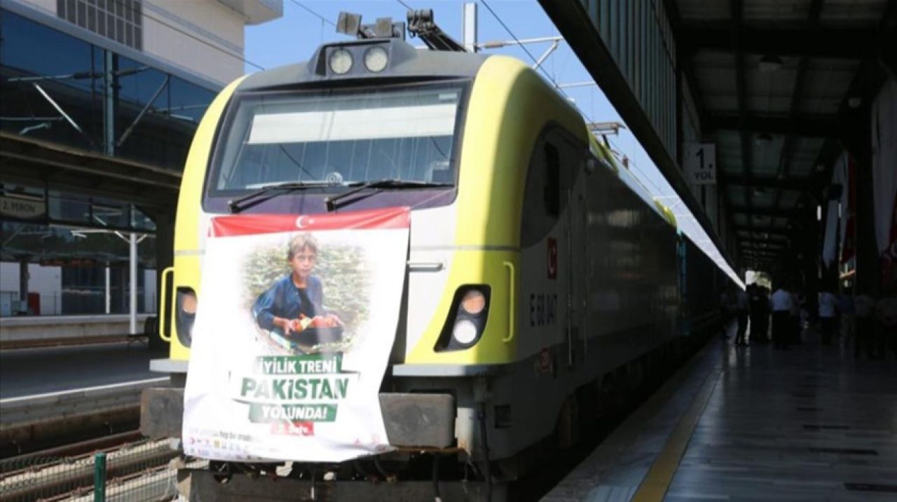 Pakistan'a gidecek "İyilik Treni"nin ikincisi uğurlandı