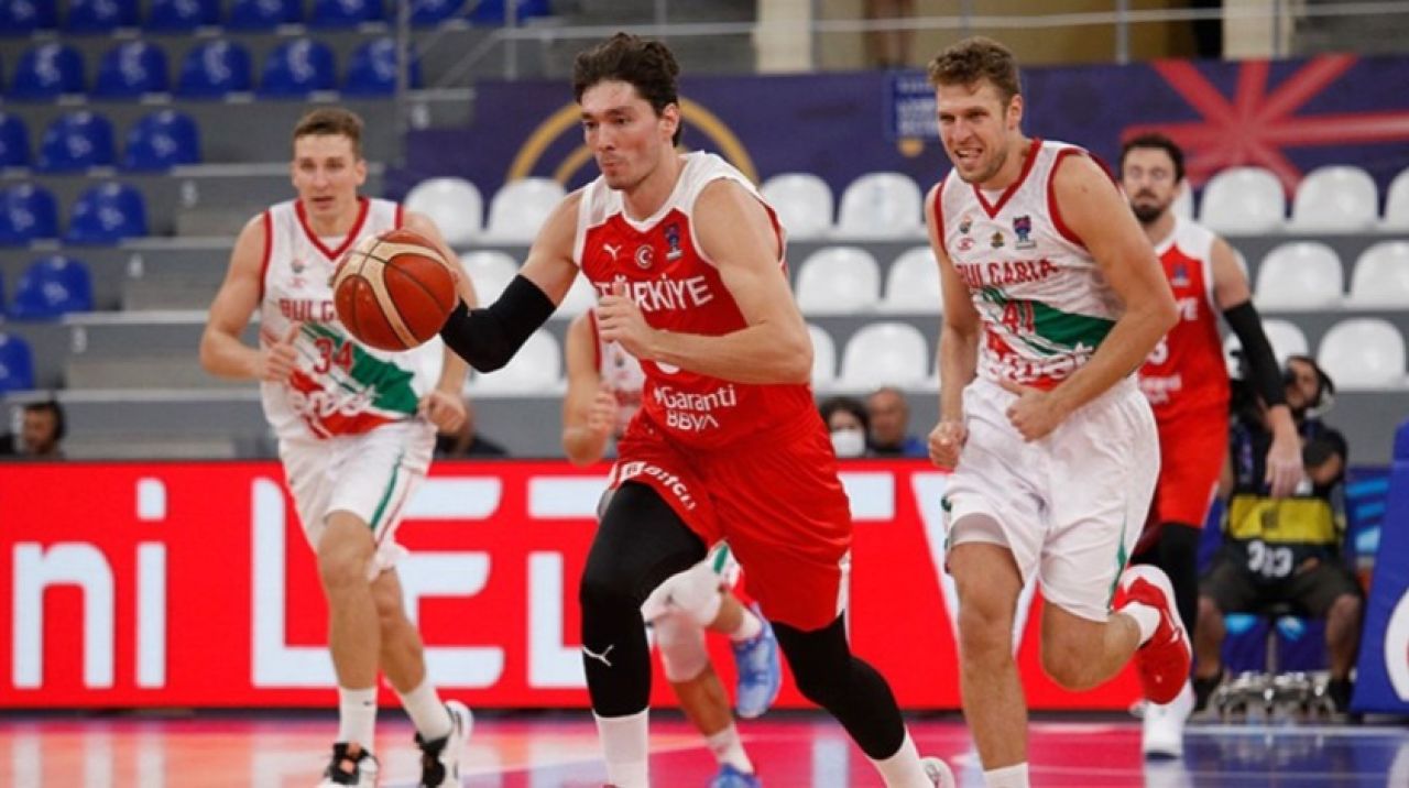 12 Dev Adam, EuroBasket'te 2'de 2 yaptı