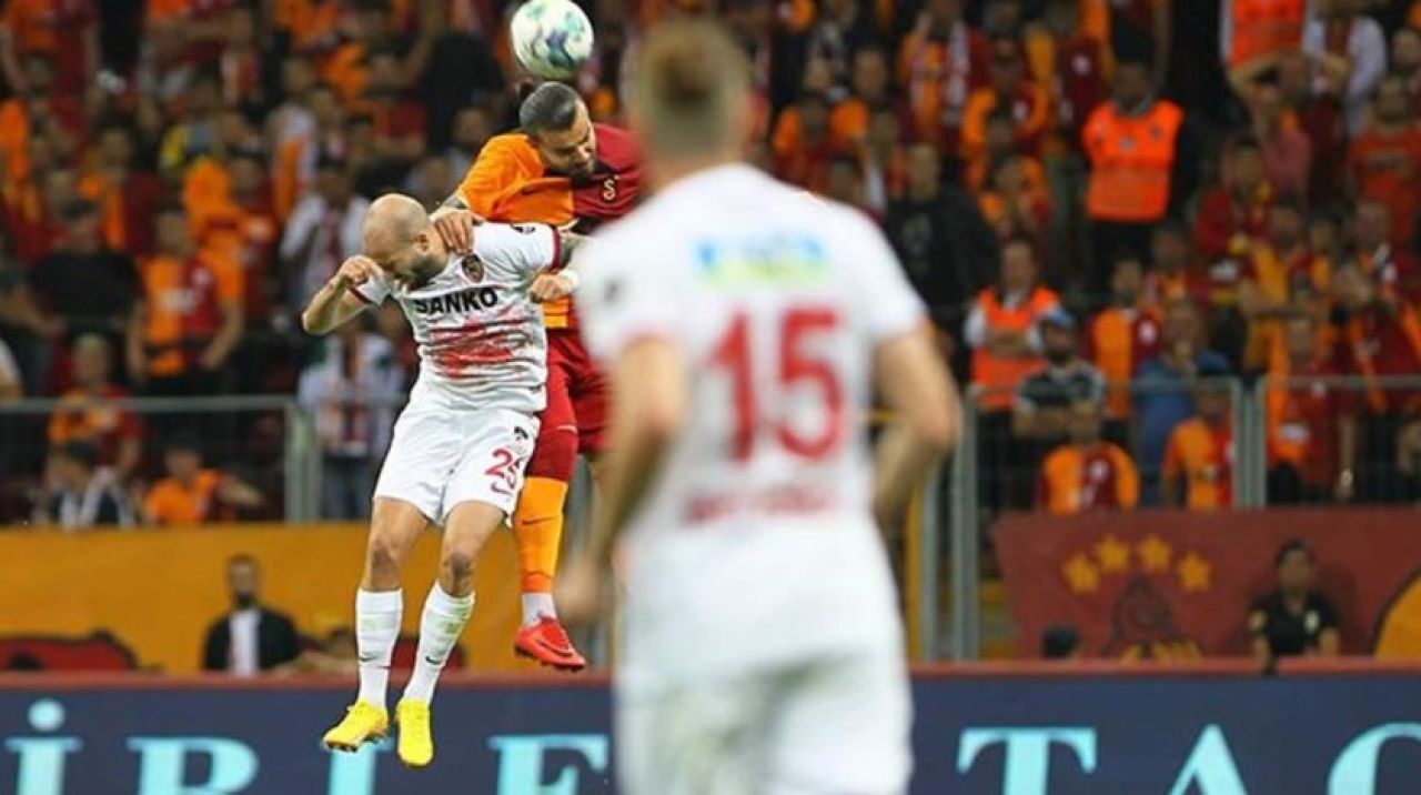 Bu pozisyon ortalığı karıştırdı! Galatasaraylılar, Yaşar Kemal Uğurlu'ya düdüğünü astırmak istiyor